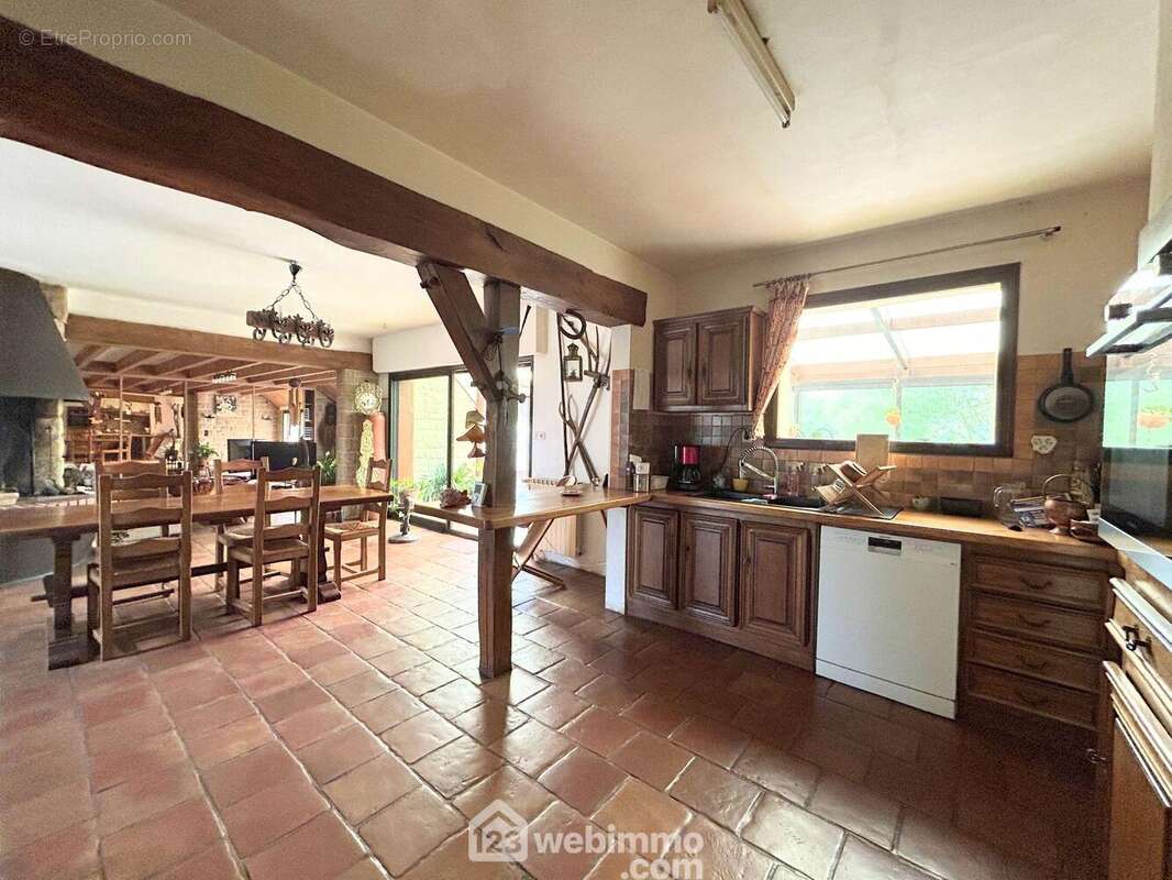 Maison à TREDREZ-LOCQUEMEAU