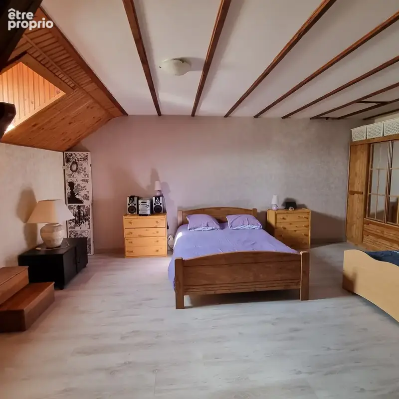 maison de 163 m2 habitables avec beau terrain et dépendances ! - photo 12