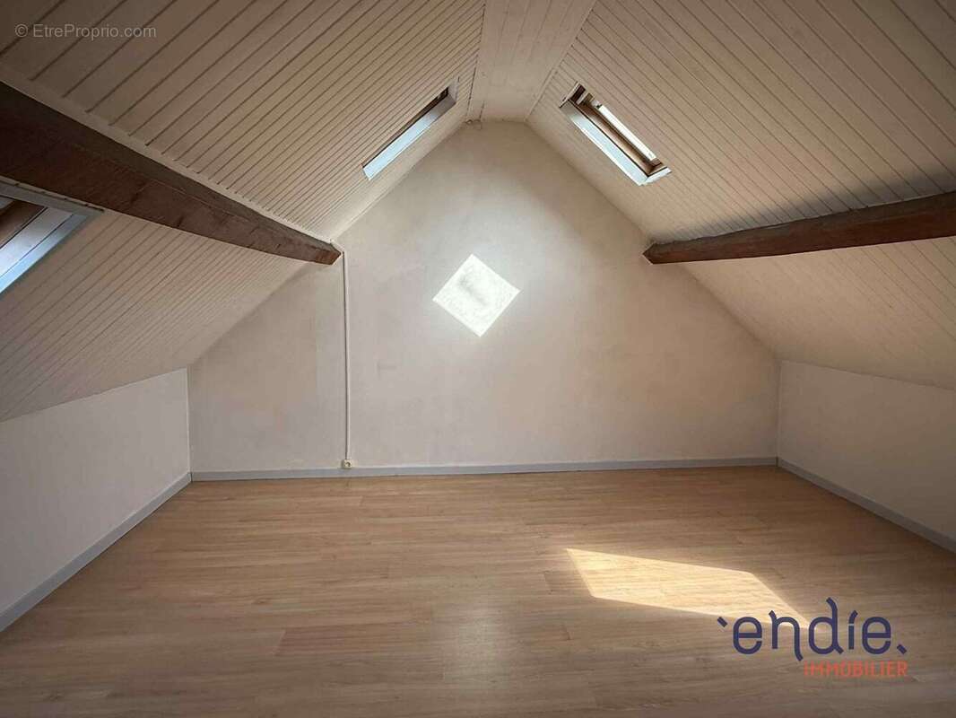 Maison à DOMPIERRE-SUR-BESBRE