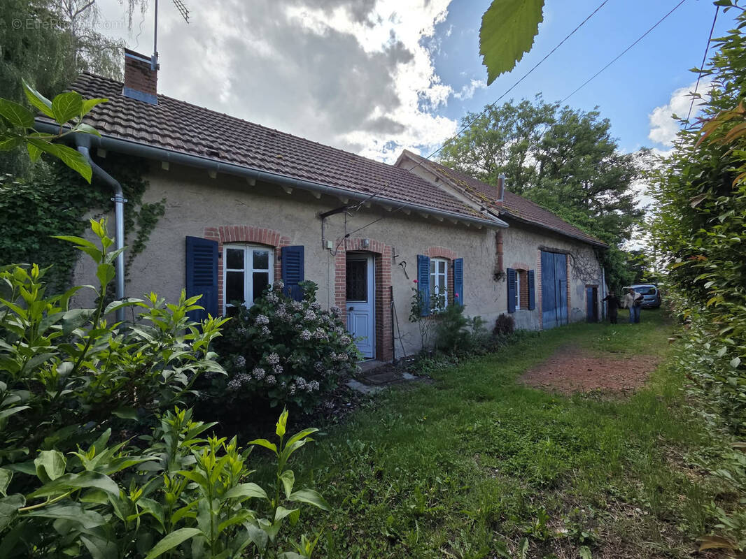 Maison à ISSERPENT