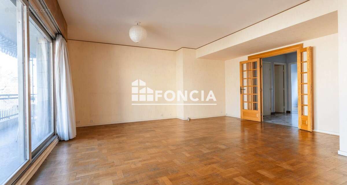 Appartement à BOURG-LA-REINE