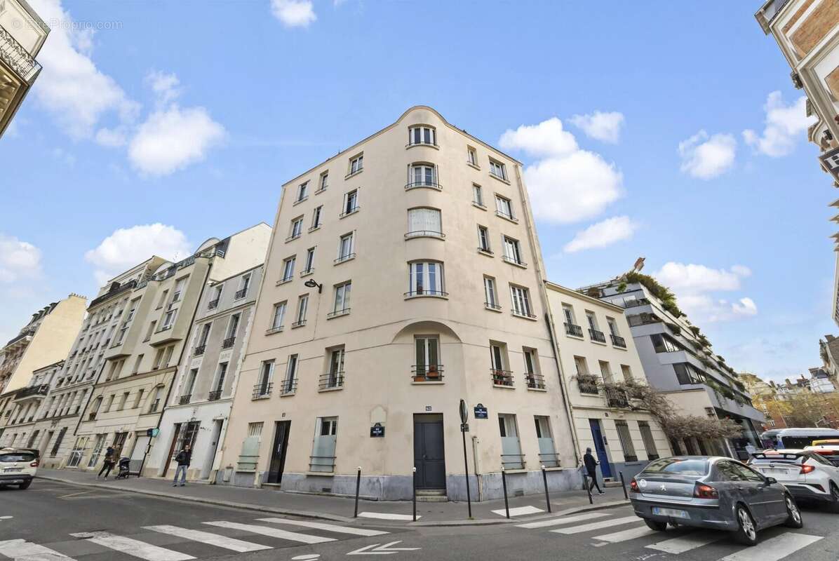 Appartement à PARIS-14E