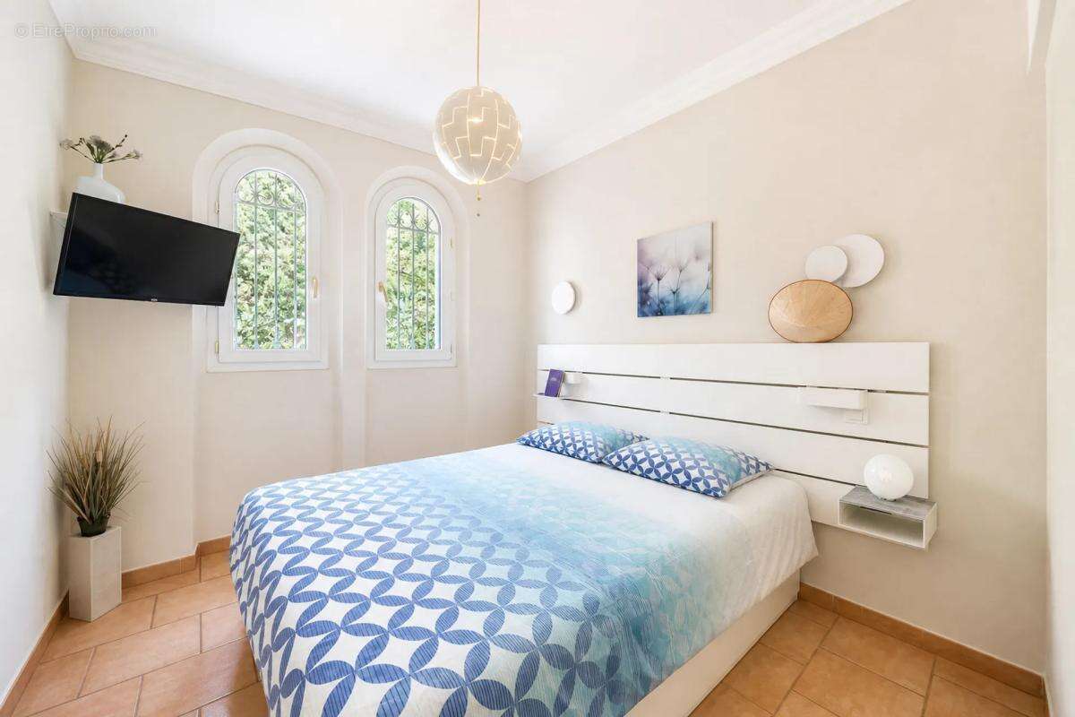 Maison 7 pièces, 161 m² à Saint-Raphaël, Boulouris - photo 10