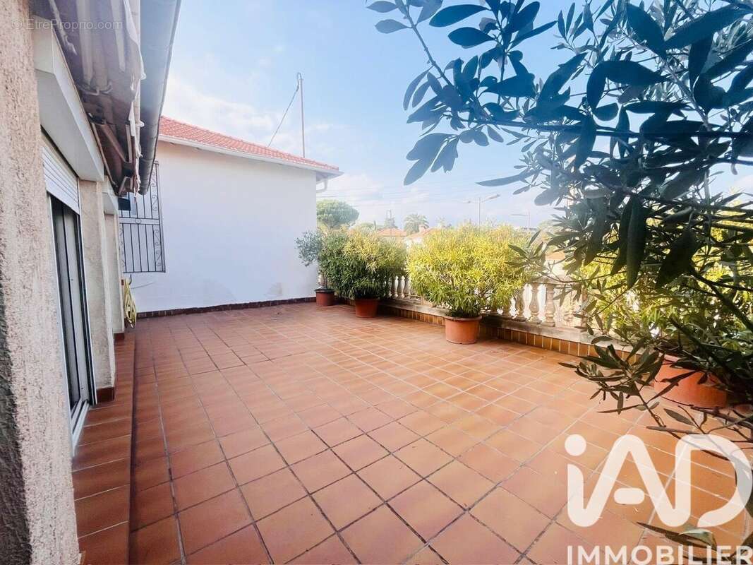 Photo 2 - Maison à CANNES