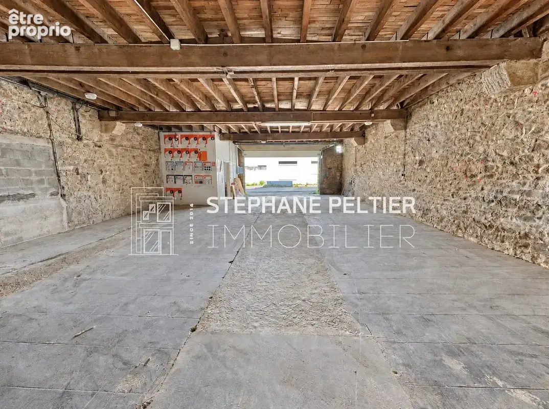 Commerce 458 m² à vendre à Vannes (56000) - photo 2