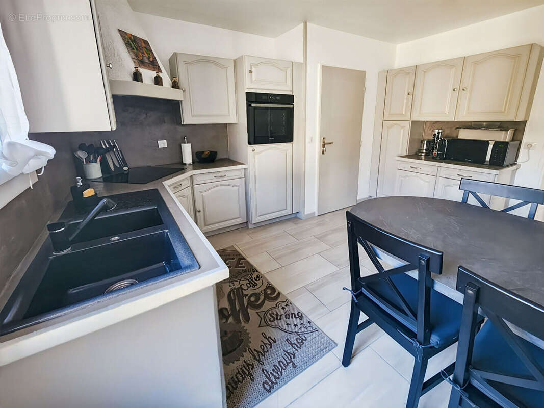 Maison à SAVIGNY-LE-TEMPLE