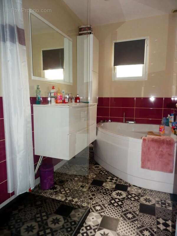 Maison à FONTAINE-BELLENGER