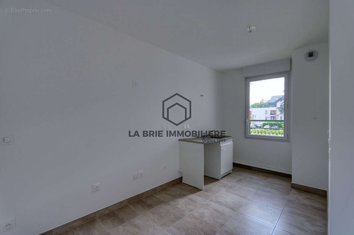 Appartement à EMERAINVILLE