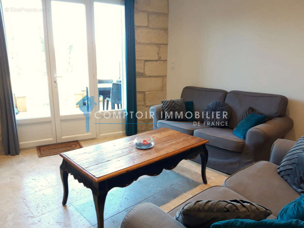 Appartement à SAINT-PIERRE-DE-MEZOARGUES