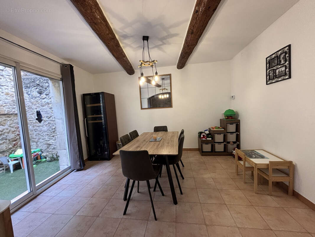 Maison à JONQUIERES-SAINT-VINCENT