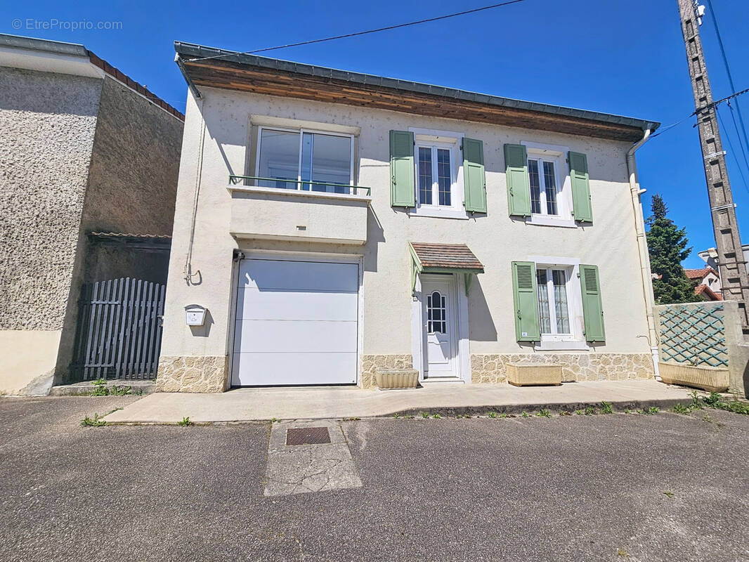 Maison à DOMPCEVRIN