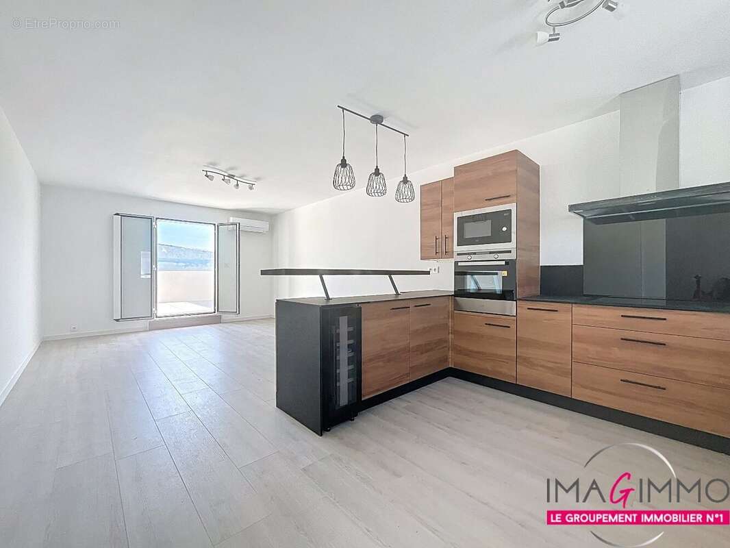 Appartement à MAUGUIO