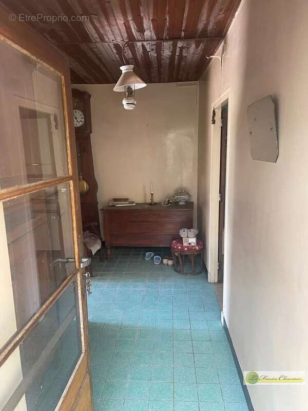 Maison 103 m² à Verdille  - photo 4