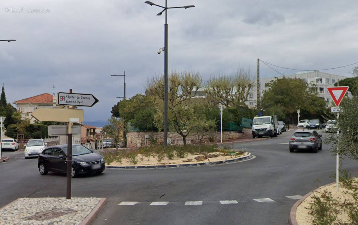 Parking à CANNES
