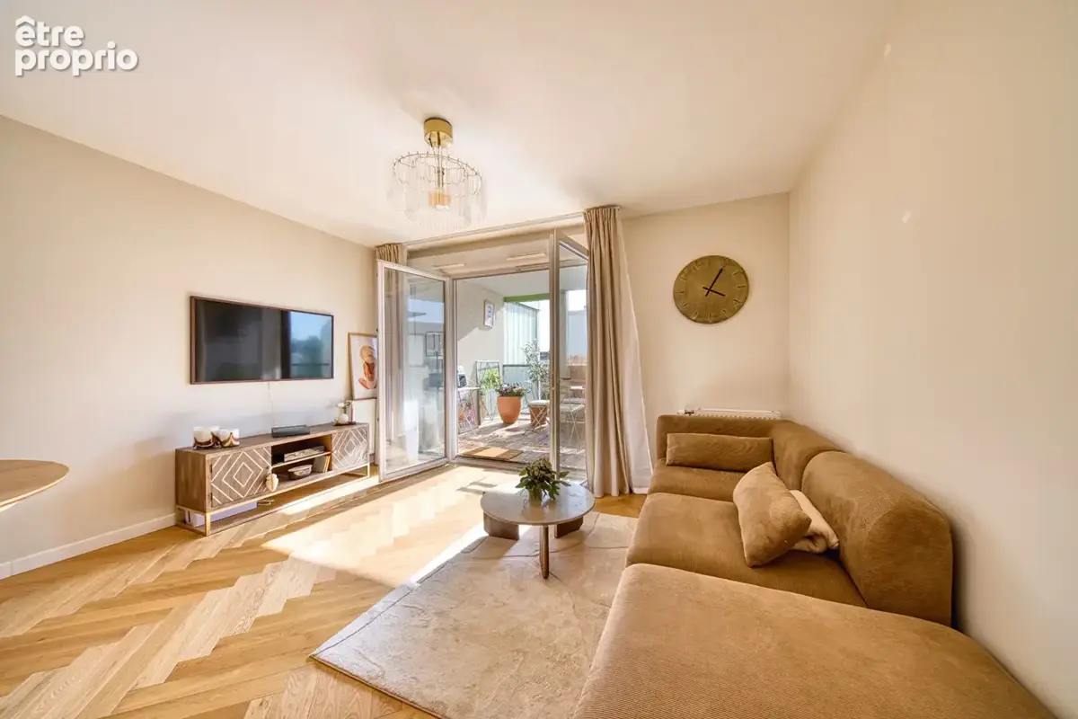 Magnifique T3 de 57 m²  Traversant Est-Ouest, calme et lumineux à Villeurbanne République - photo 2