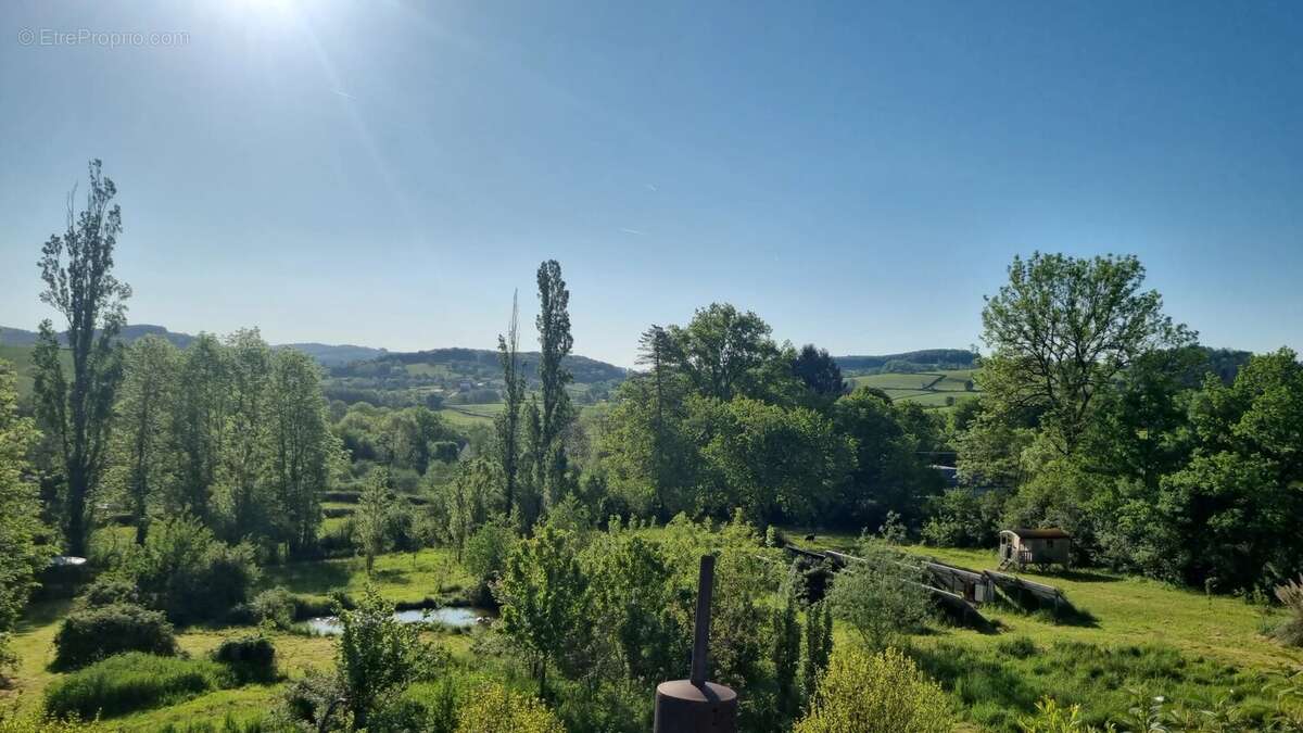 Maison à MONTIGNY-EN-MORVAN