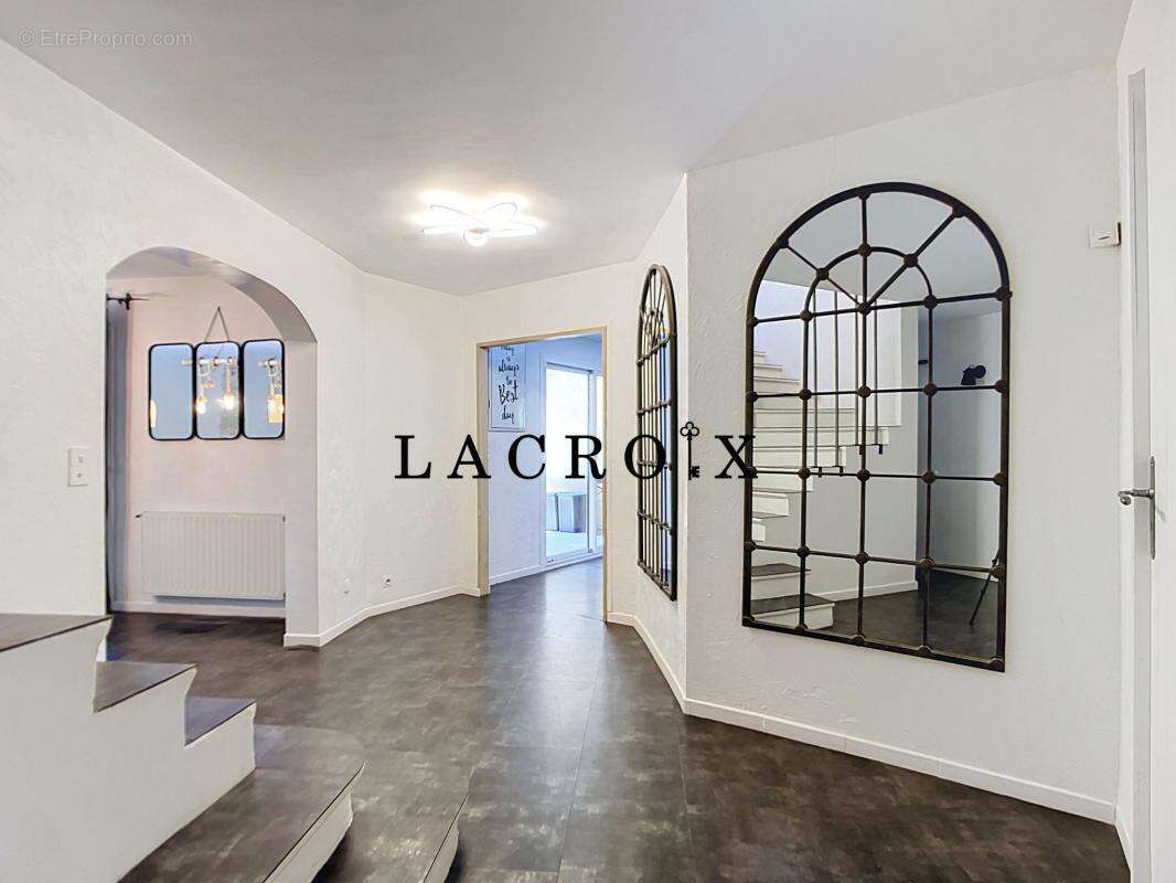 Maison 197 m² à Althen-Des-Paluds  - photo 6
