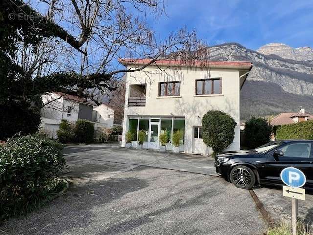   - Appartement à CROLLES