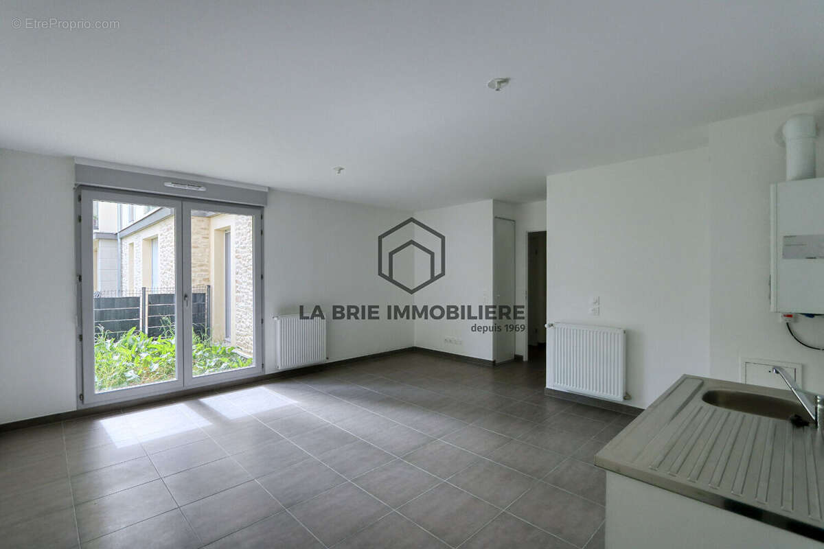 Appartement à PONTAULT-COMBAULT