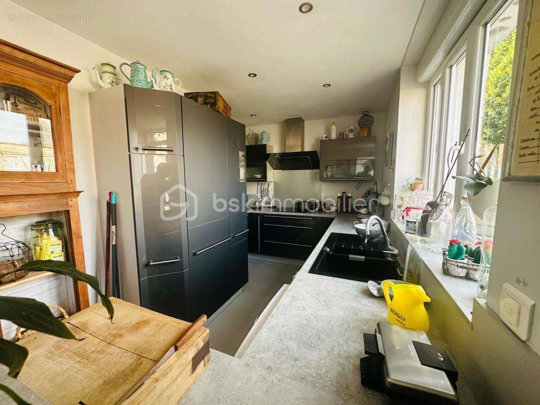 Charmante maison en pierre avec travaux et multiples possibilités - photo 4