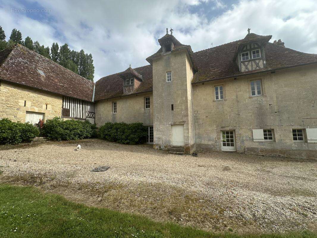 Maison à PONT-L'EVEQUE