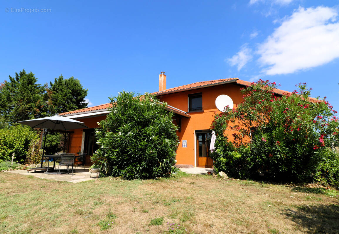 Maison à AURIGNAC