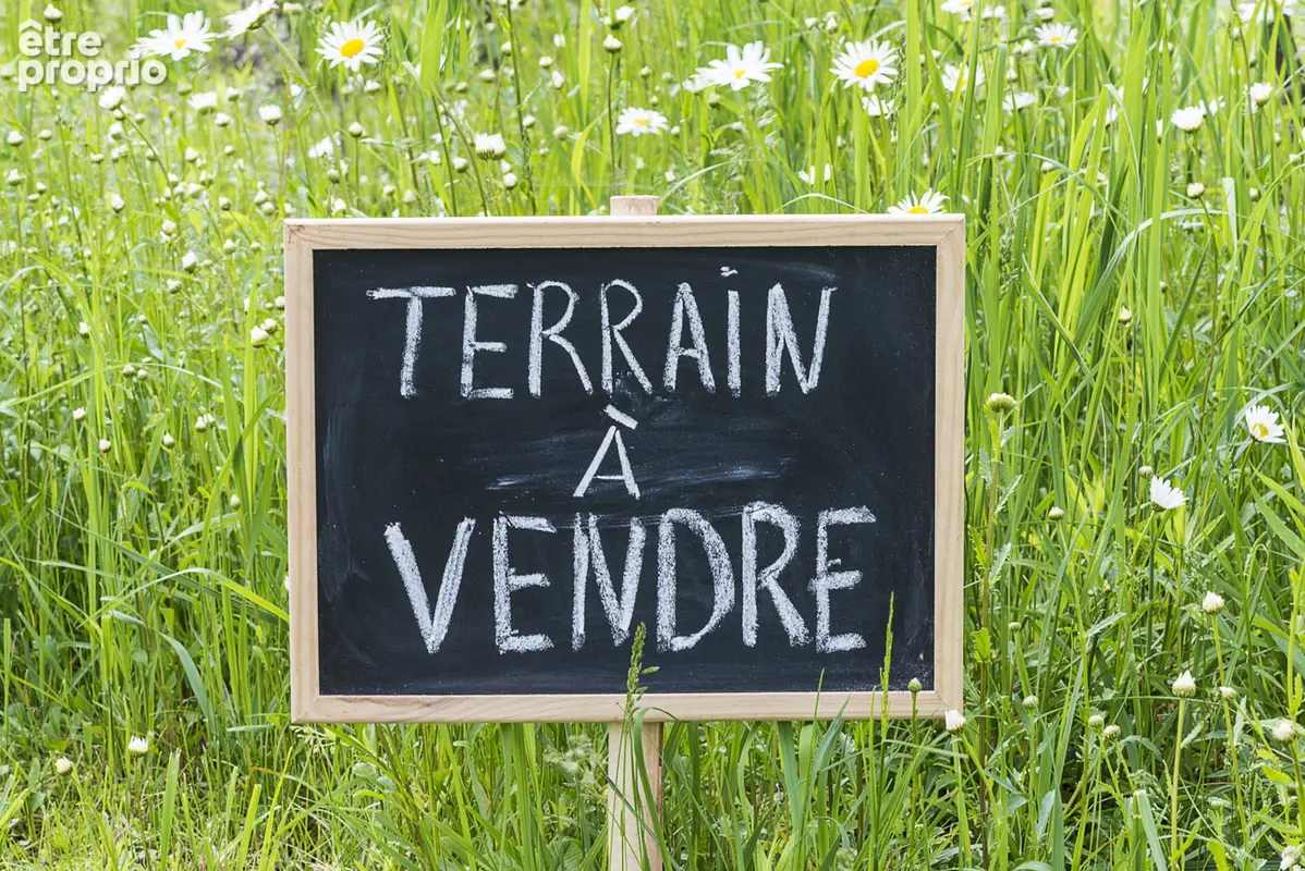 Terrain à LIVRY-GARGAN