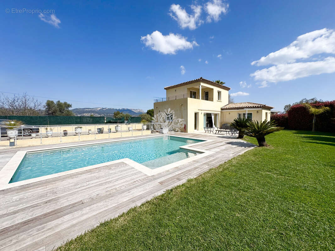 Maison à SIX-FOURS-LES-PLAGES