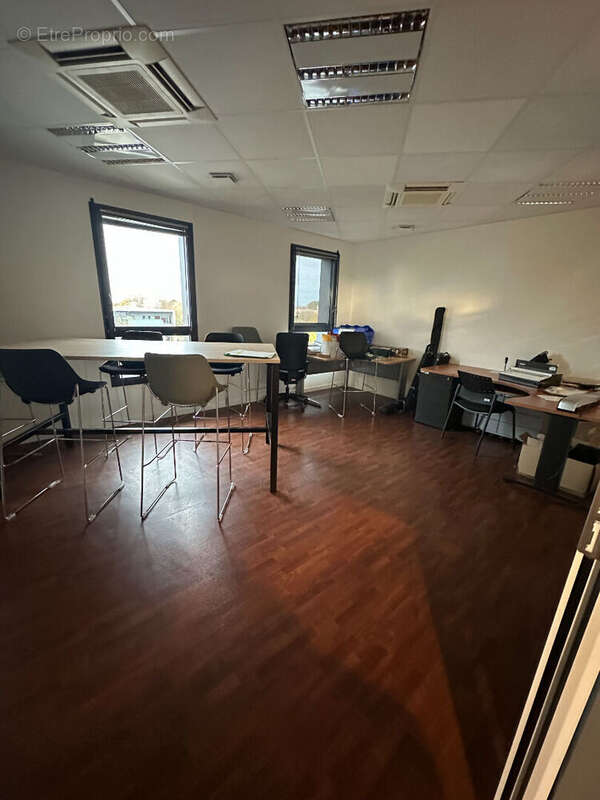 Commerce à SAINT-BENOIT