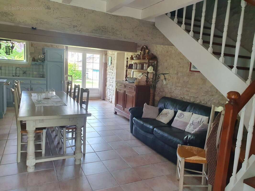 Maison à COZES