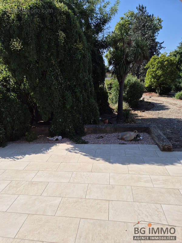 Villa F6/7 sur 1554 m2 de terrain avec garage et piscine - photo 20