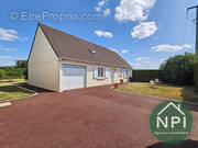 Maison à LES ECRENNES