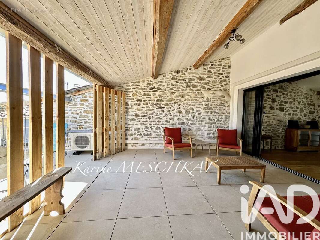 Maison 140 m² à Cruis  - photo 2