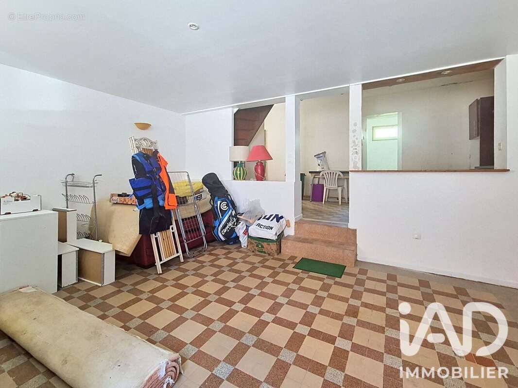 Maison 105 m² à Lurcy-Levis  - photo 2
