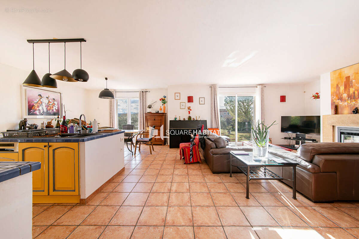 Maison à SAINT-SATURNIN-LES-APT