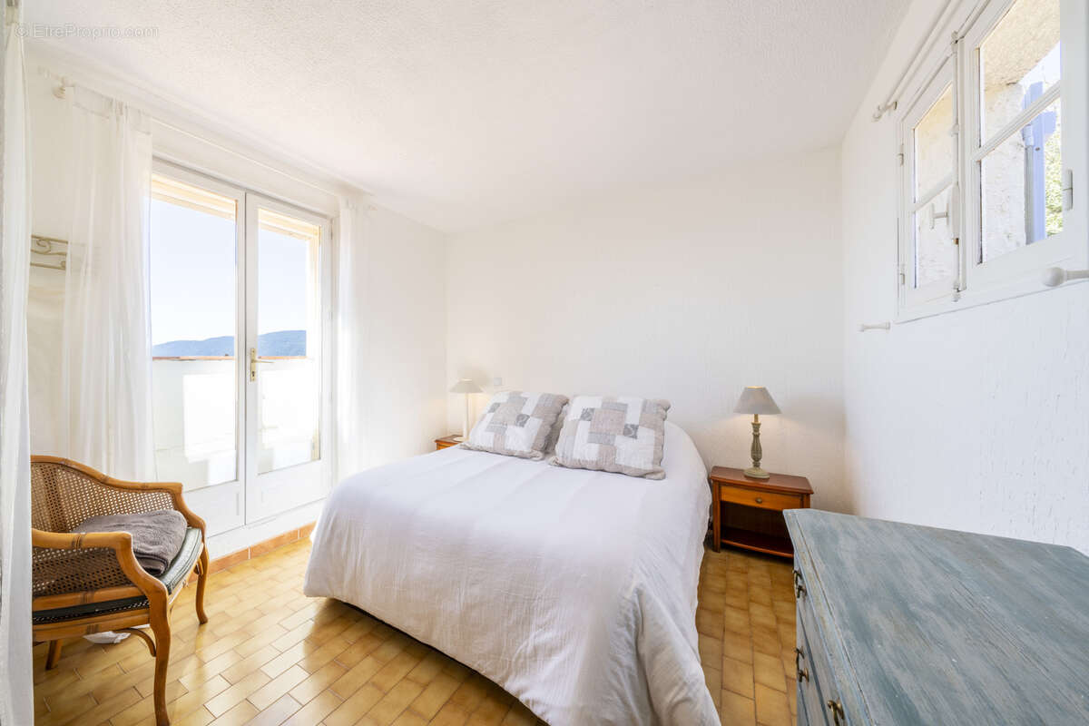 Appartement à LA CROIX-VALMER