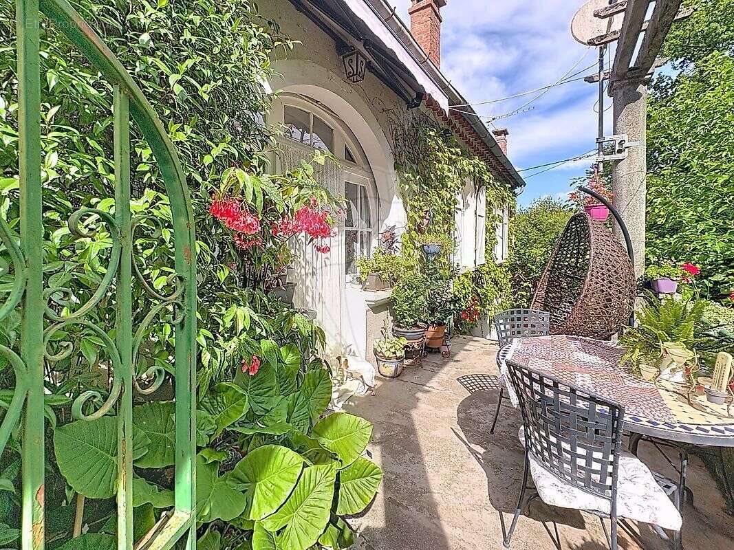 Maison à SAINT-FELIX-DE-PALLIERES