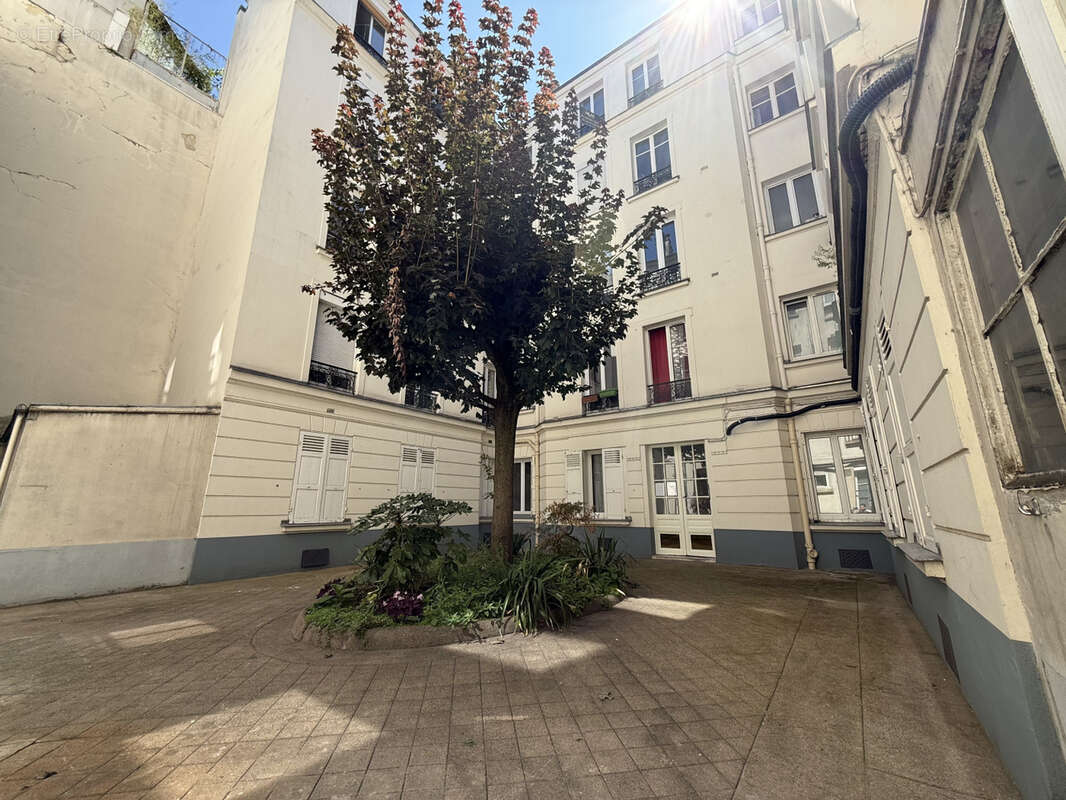 Appartement à PARIS-14E