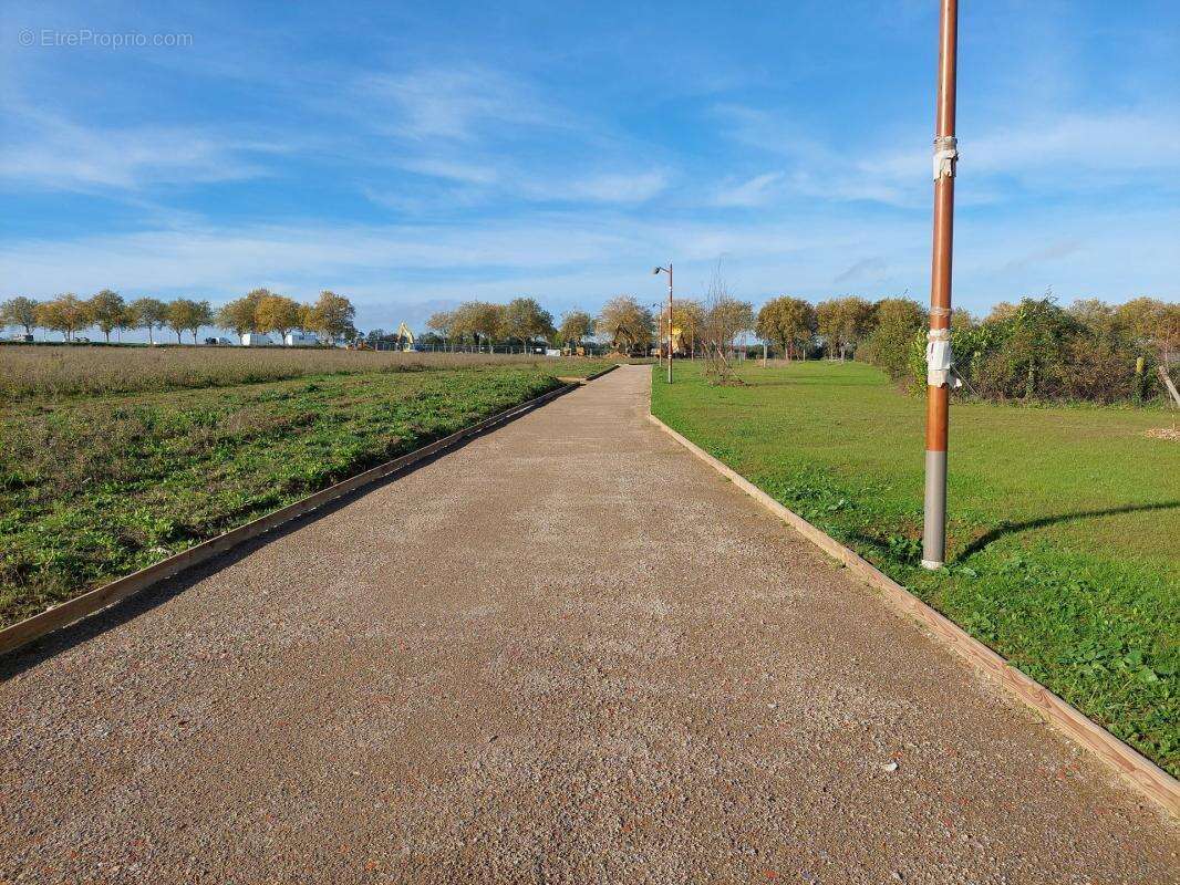 Terrain à DOUVRES-LA-DELIVRANDE