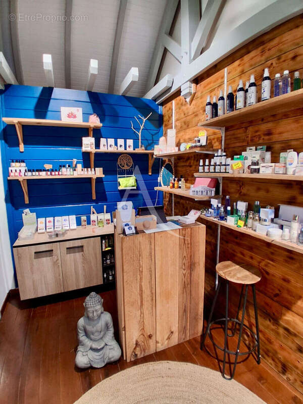 Commerce à LES TROIS-ILETS