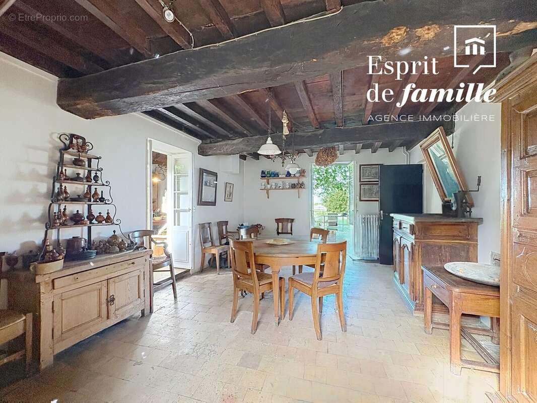 Maison à MONTANAY