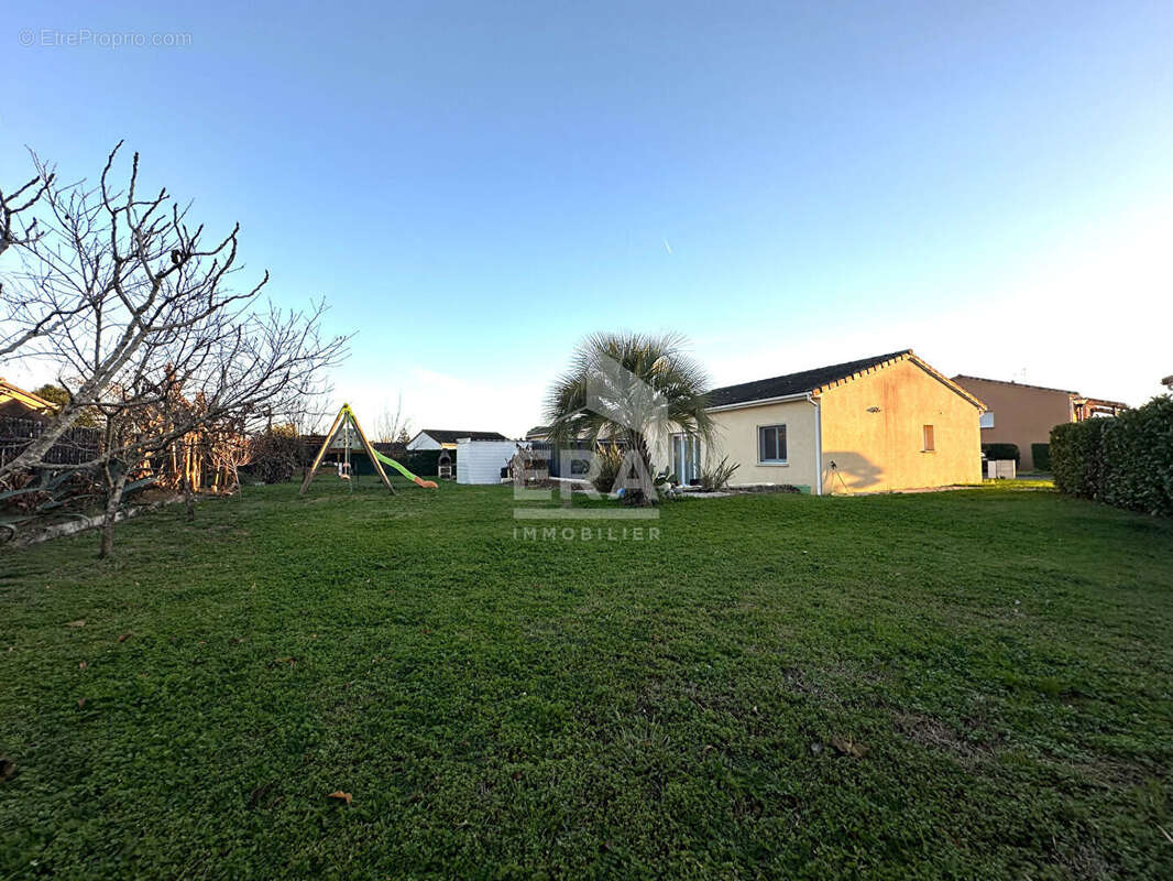 Maison à SAINT-SULPICE