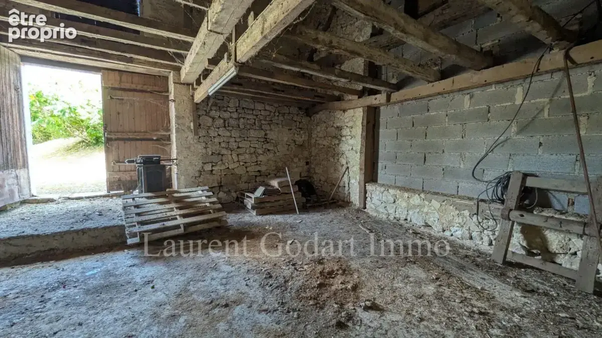 Maison en pierres avec dépendances - photo 10