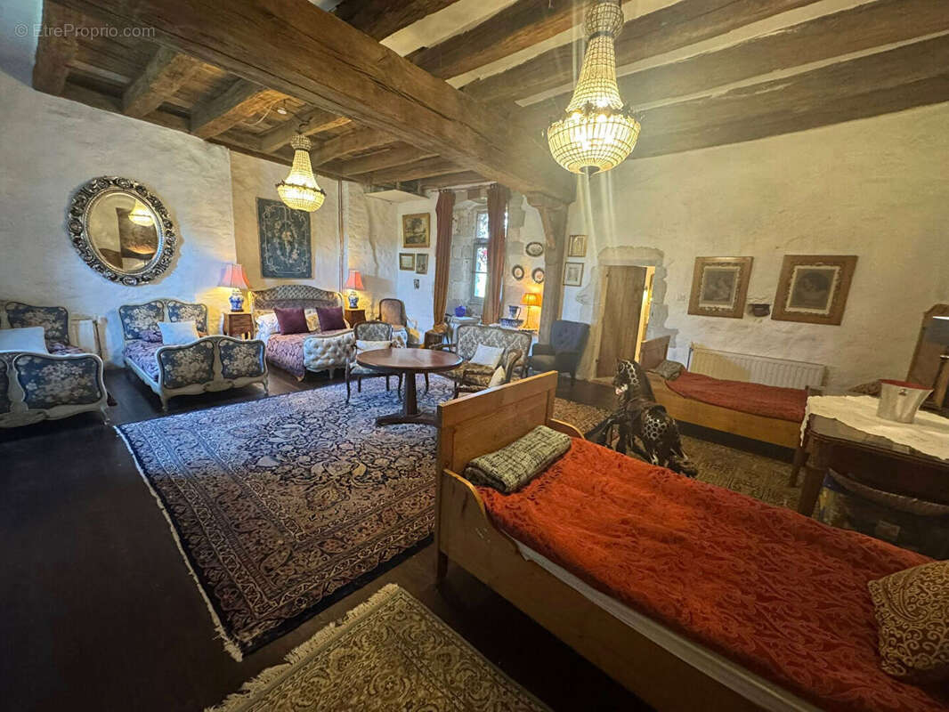 Maison à BRIGUEIL-LE-CHANTRE