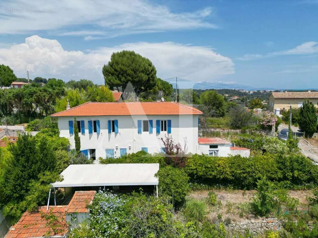 Maison à VALLAURIS