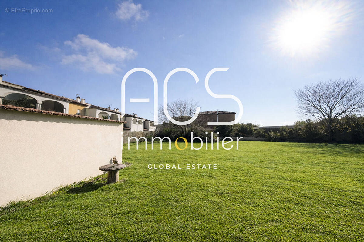 Terrain à CHATEAUNEUF-LES-MARTIGUES