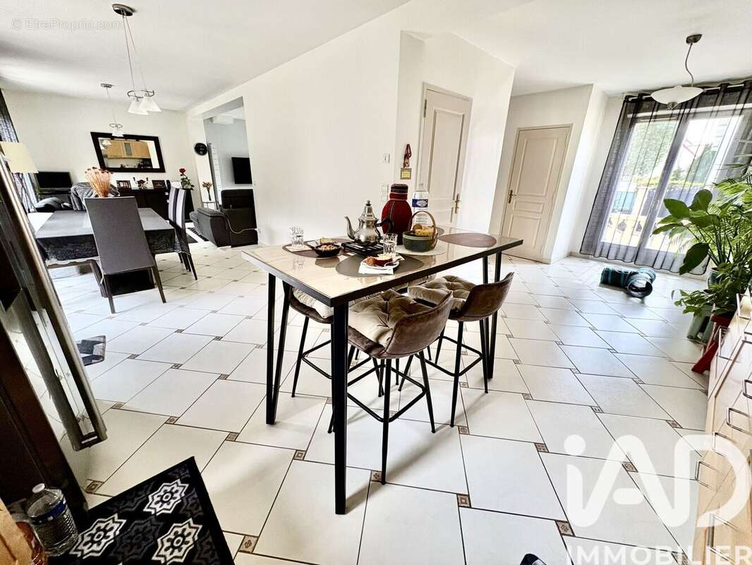 Photo 3 - Maison à CORMEILLES-EN-PARISIS