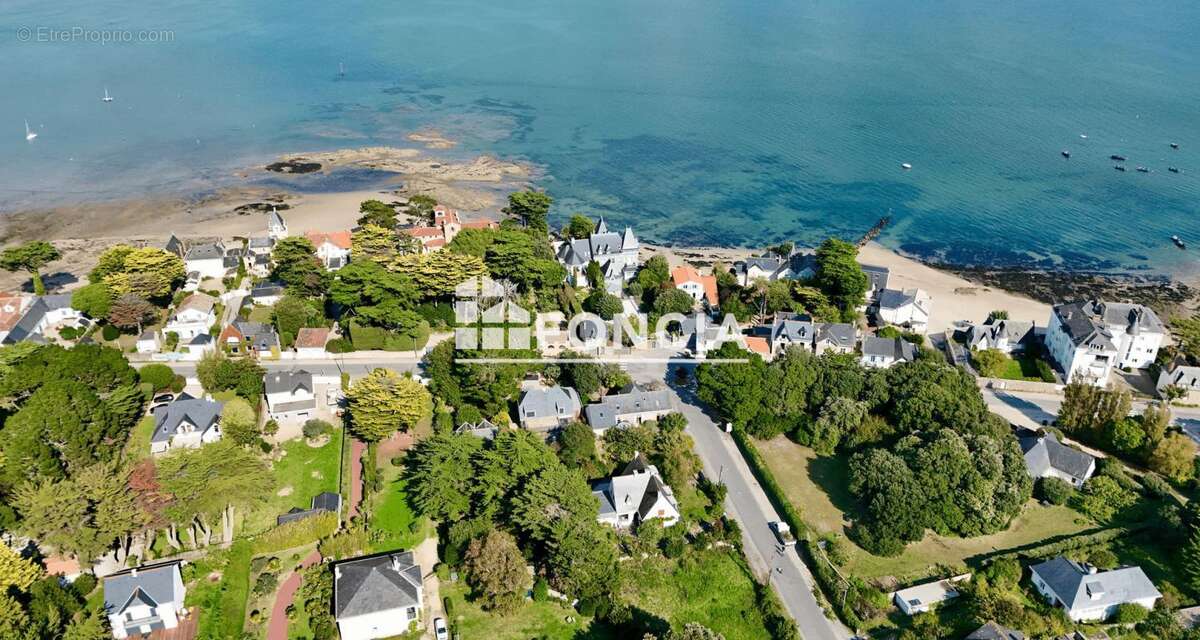 Terrain à LE POULIGUEN