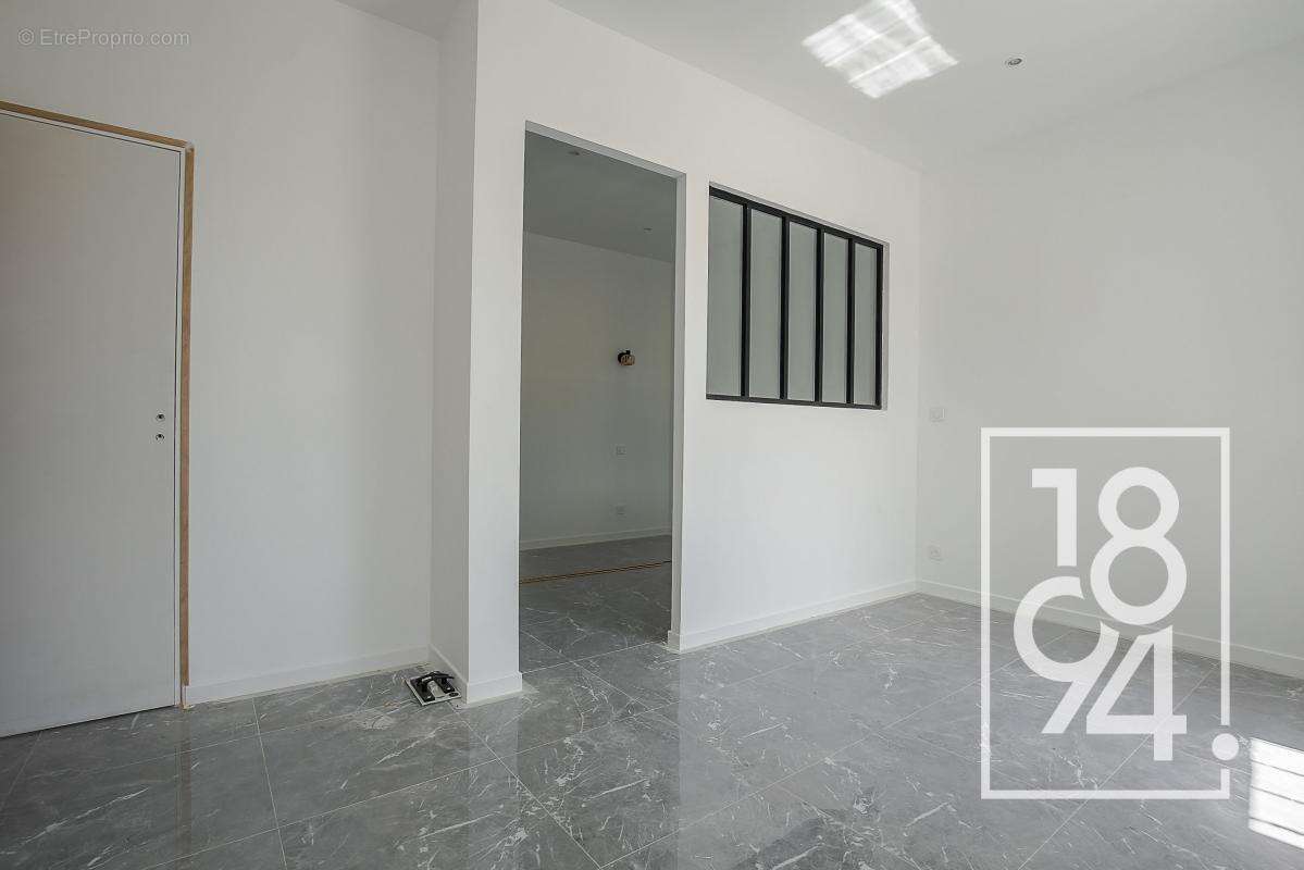 Appartement à MARSEILLE-3E