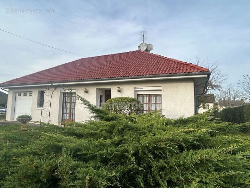 Maison à PEYRAT-DE-BELLAC